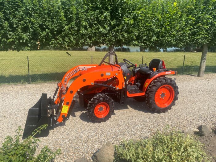 Kubota B2741 met voorlader 6 Foto 19 07 2022 16 13 50