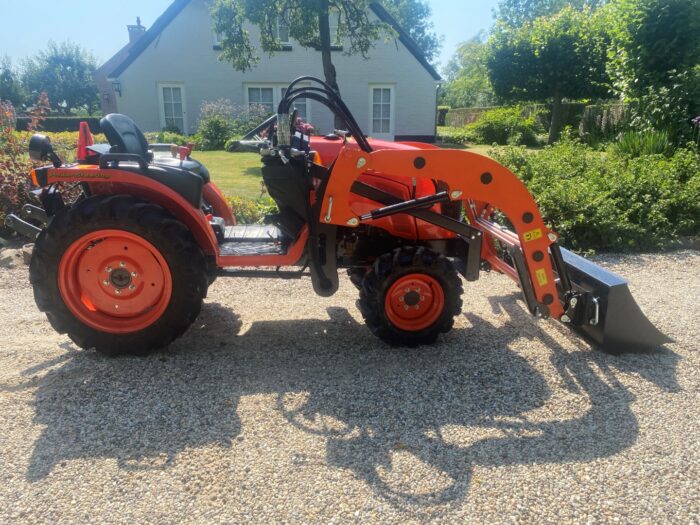 Kubota B2741 met voorlader 3 Foto 19 07 2022 16 14 37