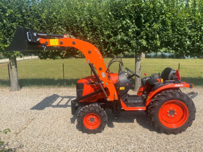 Kubota B2741 met voorlader 4 Foto 19 07 2022 16 15 00