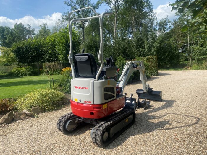 Nieuwe Takeuchi TB210 R 5 Foto 24 08 2021 14 32 08