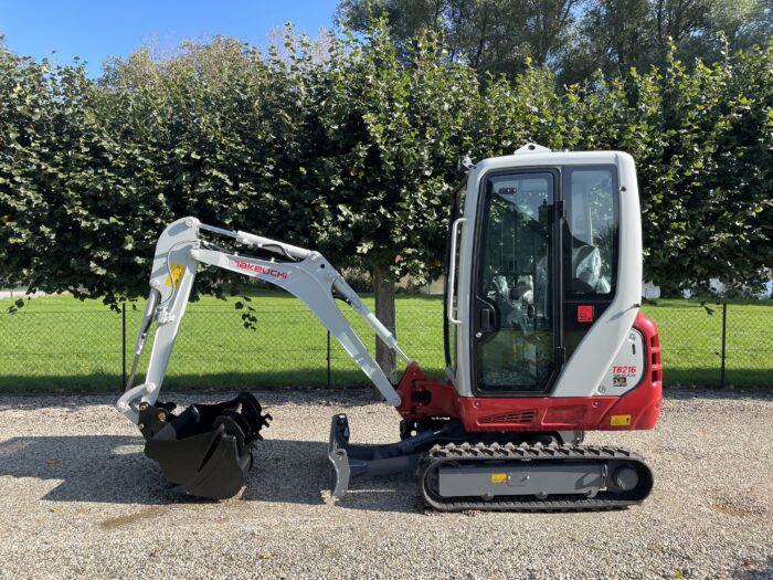 Nieuwe Takeuchi TB216 met Sloop sorteer functie 1 20231017 110911240 iOS