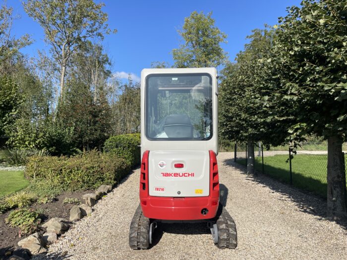 Nieuwe Takeuchi TB216 met Sloop sorteer functie 4 20231017 111049724 iOS