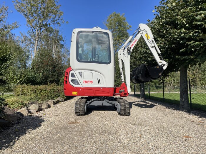 Nieuwe Takeuchi TB216 met Sloop sorteer functie 12 20231017 111204458 iOS