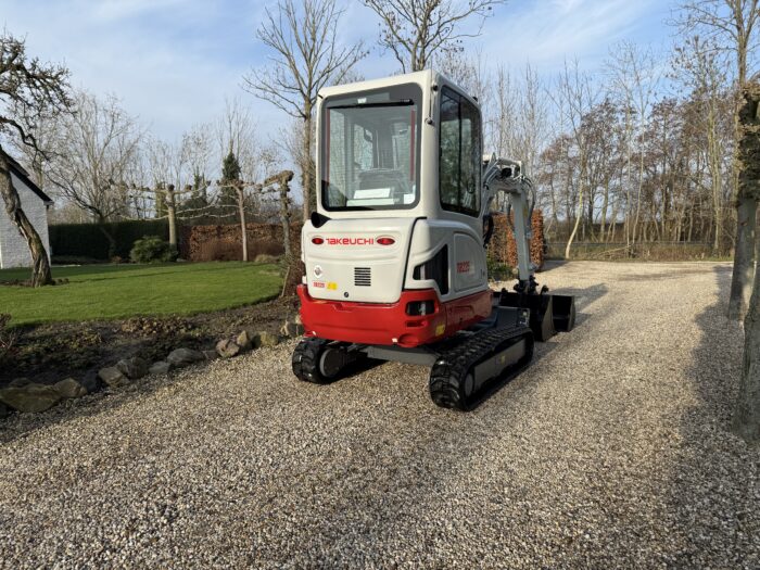 Takeuchi TB225 winter5