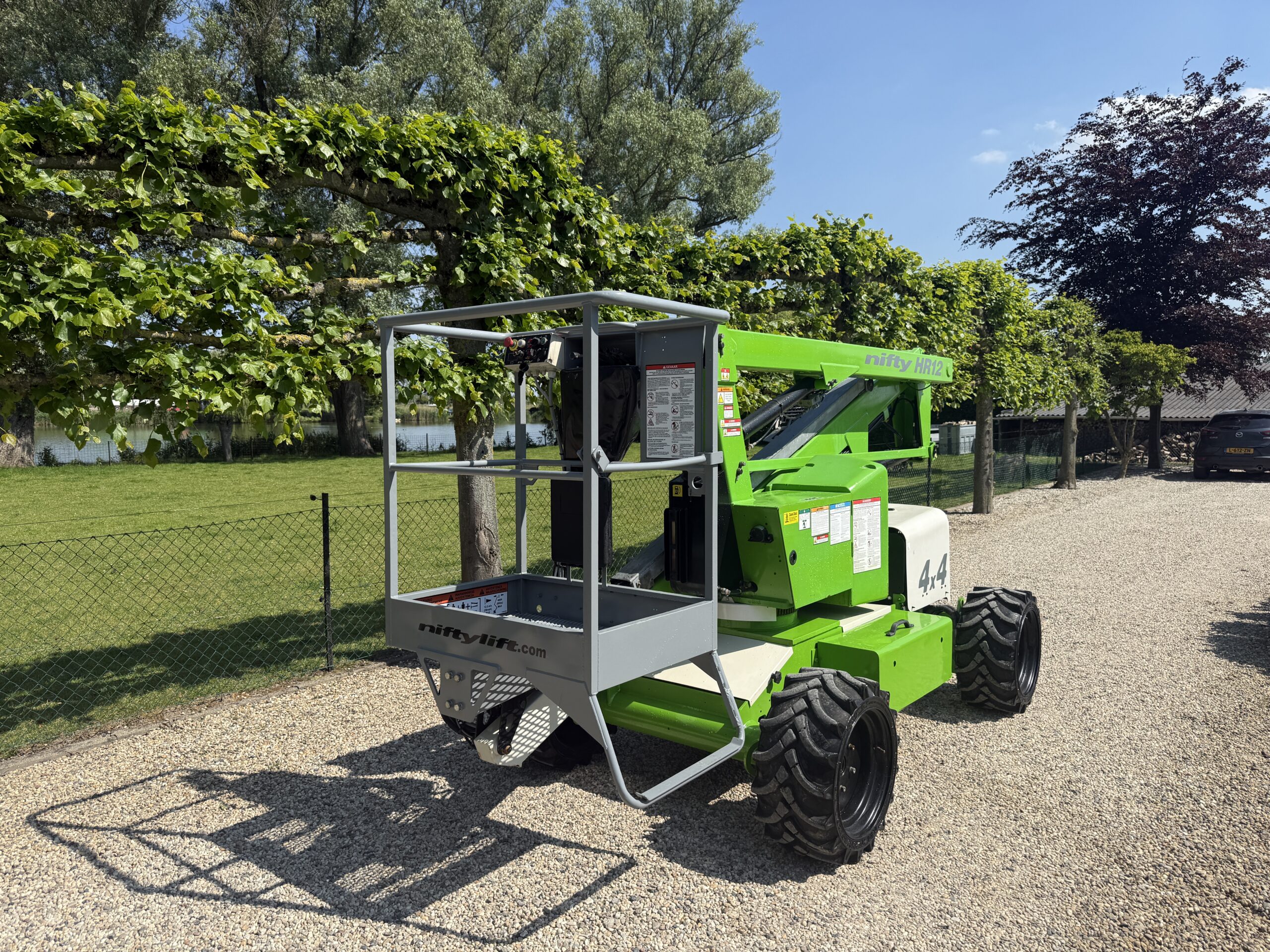Niftylift HR12 4x4 Knikarm Hoogwerker 2 Niftylift HR12 4x4 Knikarm Hoogwerker - Afbeelding 2