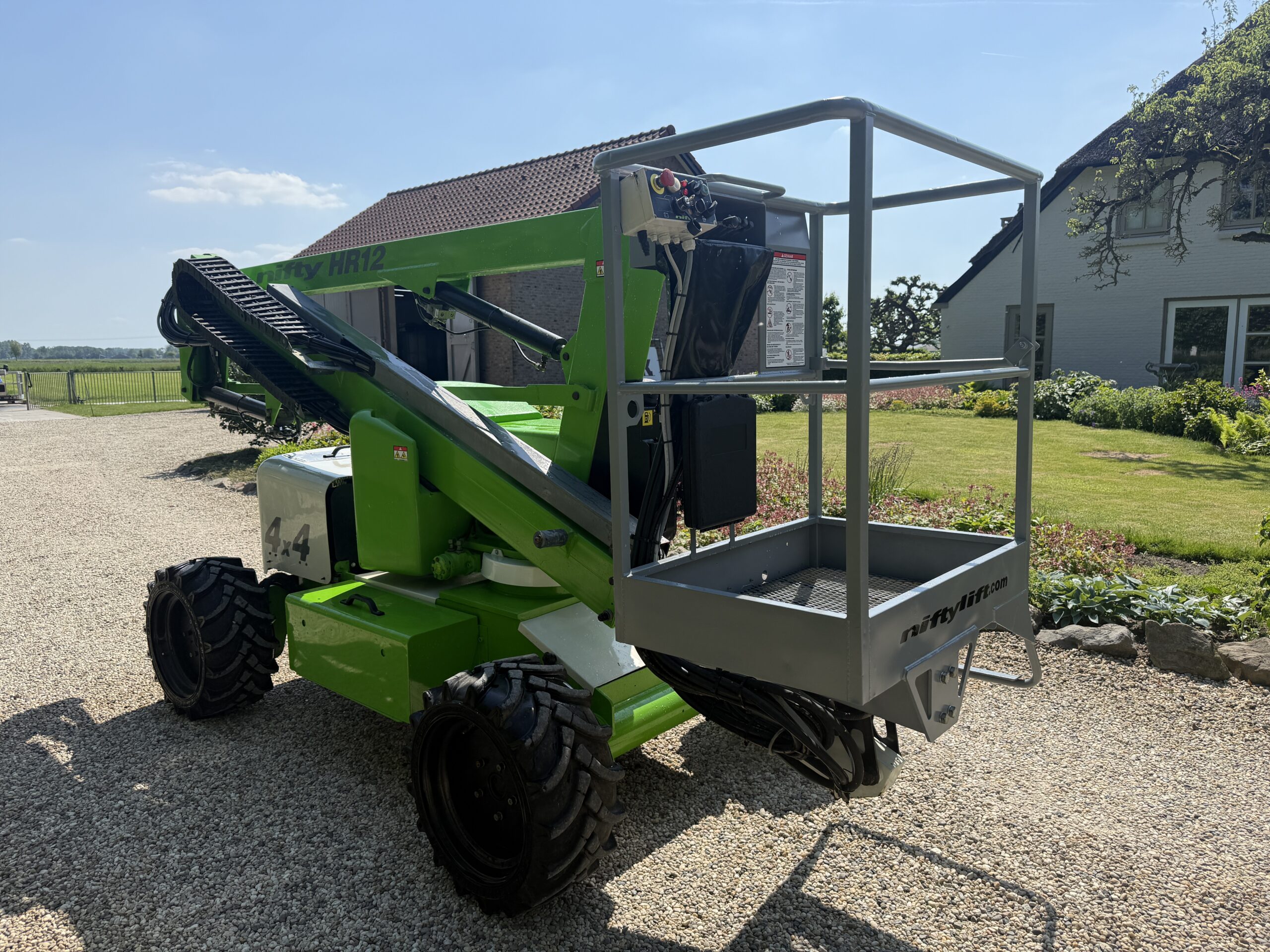 Niftylift HR12 4x4 Knikarm Hoogwerker 13 Niftylift HR12 4x4 Knikarm Hoogwerker - Afbeelding 13