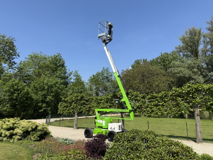 Niftylift HR12 4x4 Knikarm Hoogwerker 37 20260522 134235032 iOS